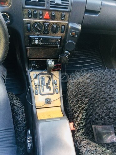 Mercedes E 240 1999, 311,000 km - 2.6 l - Bakı