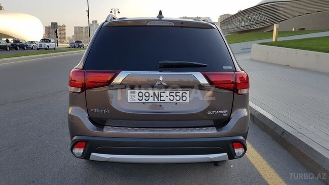 Mitsubishi Outlander 2017, 5,000 km - 2.4 л - Bakı