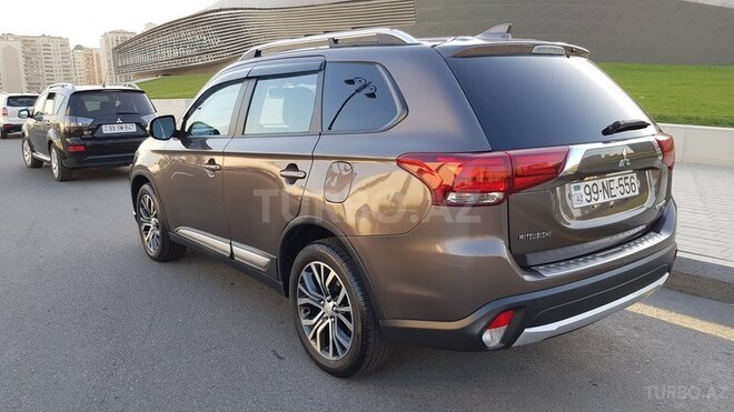 Mitsubishi Outlander 2017, 5,000 km - 2.4 л - Bakı