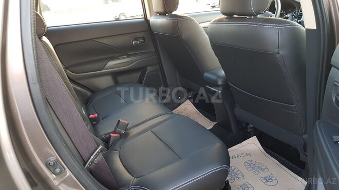 Mitsubishi Outlander 2017, 5,000 km - 2.4 л - Bakı