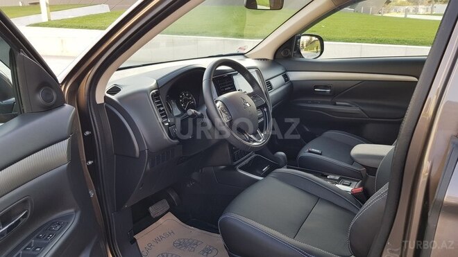 Mitsubishi Outlander 2017, 5,000 km - 2.4 л - Bakı