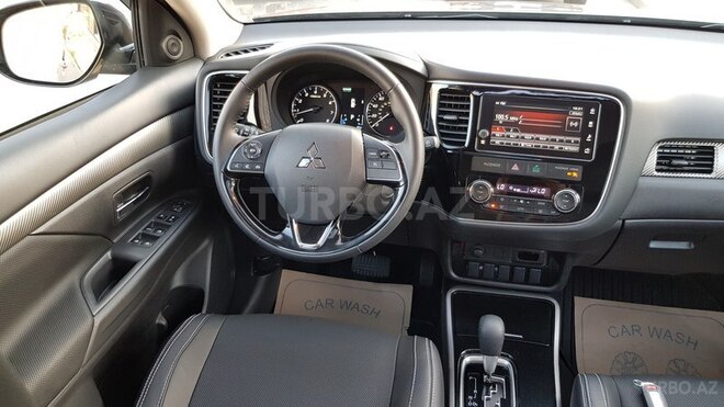 Mitsubishi Outlander 2017, 5,000 km - 2.4 л - Bakı