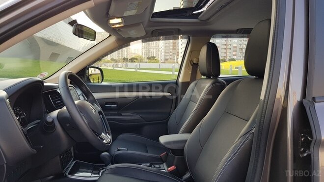 Mitsubishi Outlander 2017, 5,000 km - 2.4 л - Bakı