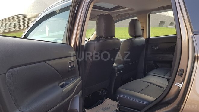 Mitsubishi Outlander 2017, 5,000 km - 2.4 л - Bakı
