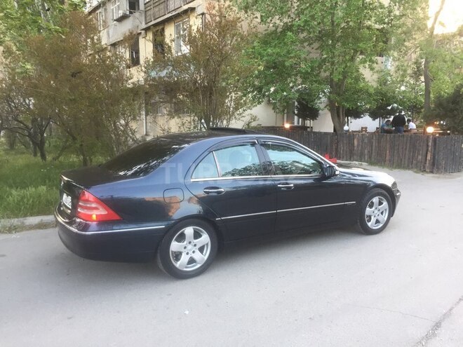 Mercedes C 240 2000, 235,000 km - 2.6 l - Bakı