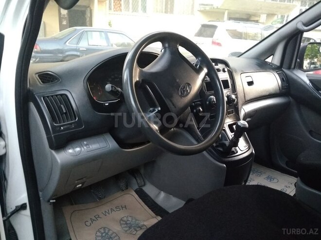 Hyundai H-1 2009, 300,000 km - 2.5 l - Bakı