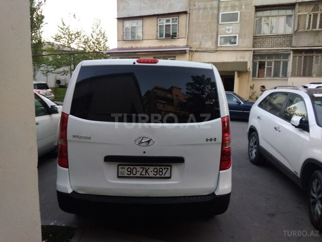 Hyundai H-1 2009, 300,000 km - 2.5 l - Bakı