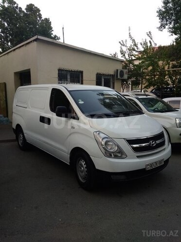Hyundai H-1 2009, 300,000 km - 2.5 l - Bakı