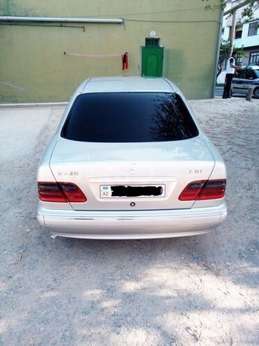 Mercedes E 220 2000, 261,824 km - 2.2 l - Bakı