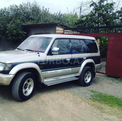 Mitsubishi Pajero 1992, 250,000 km - 0.3 l - Lənkəran