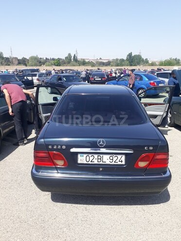 Mercedes E 220 1999, 453,000 km - 2.2 l - Bakı