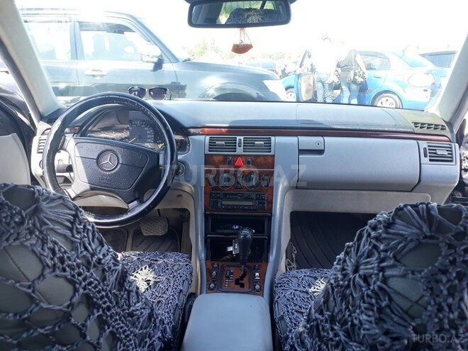 Mercedes E 220 1999, 453,000 km - 2.2 l - Bakı