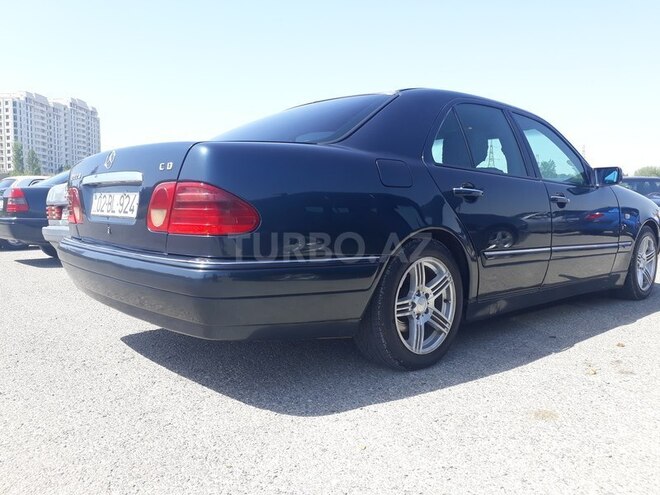 Mercedes E 220 1999, 453,000 km - 2.2 l - Bakı