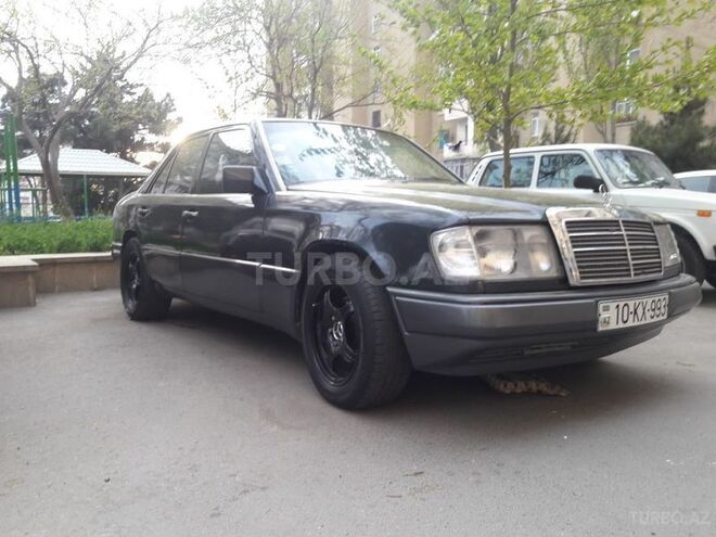 Mercedes E 200 1990, 239,000 km - 0.2 l - Bakı