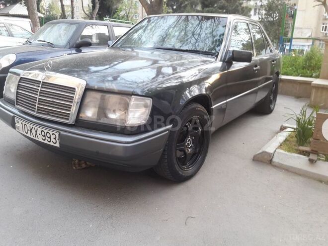 Mercedes E 200 1990, 239,000 km - 0.2 l - Bakı