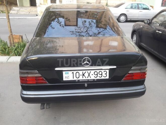 Mercedes E 200 1990, 239,000 km - 0.2 l - Bakı