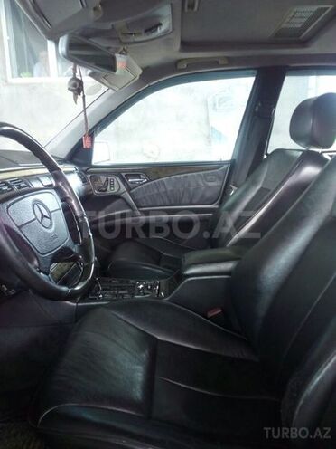 Mercedes E 320 1998, 324,000 km - 3.2 l - Bakı
