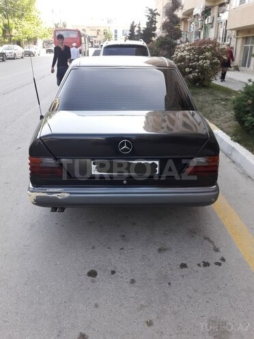 Mercedes E 250 1992, 322,577 km - 2.5 l - Şəki