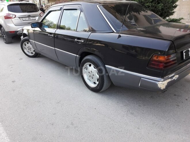 Mercedes E 250 1992, 322,577 km - 2.5 l - Şəki