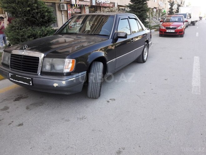 Mercedes E 250 1992, 322,577 km - 2.5 l - Şəki