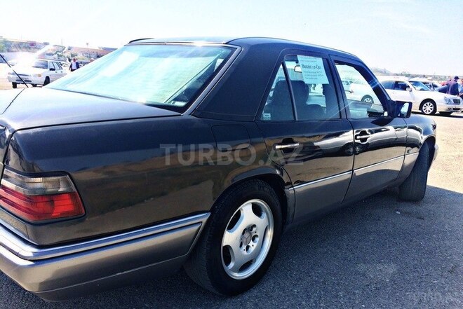 Mercedes E 220 1994, 350,000 km - 2.2 l - Bakı