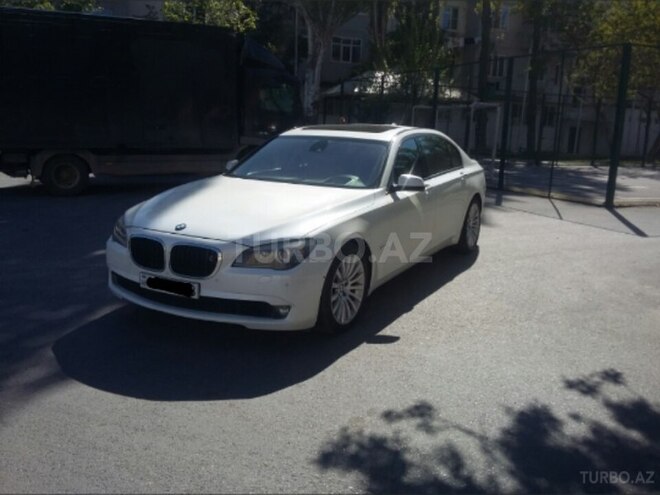 BMW 750 2009, 157,000 km - 4.4 л - Bakı