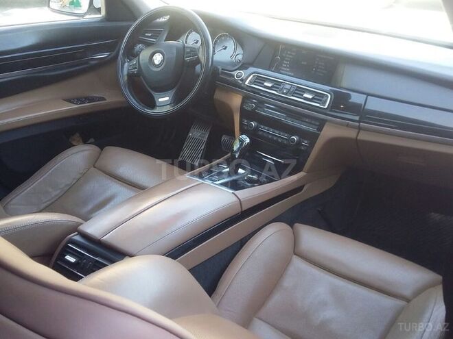 BMW 750 2009, 157,000 km - 4.4 л - Bakı