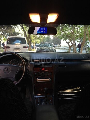 Mercedes E 200 1997, 203,000 km - 2.0 l - Bakı