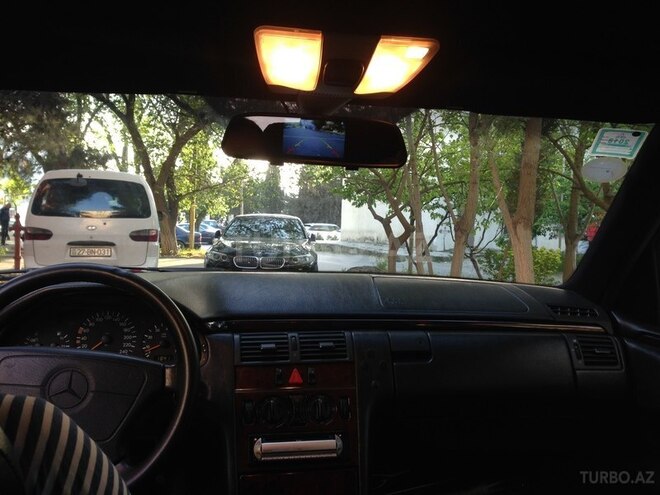 Mercedes E 200 1997, 203,000 km - 2.0 l - Bakı