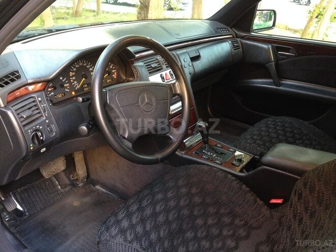 Mercedes E 200 1997, 203,000 km - 2.0 l - Bakı