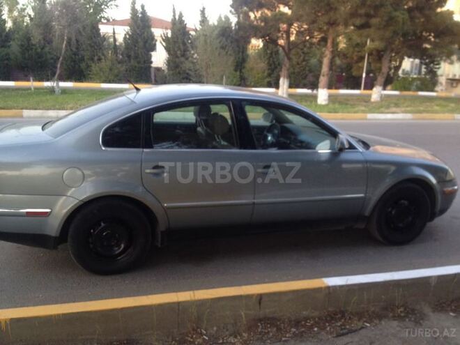 Volkswagen Passat 2004, 330,000 km - 1.8 l - Sumqayıt