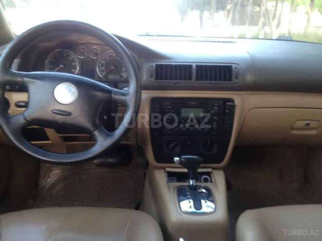 Volkswagen Passat 2004, 330,000 km - 1.8 l - Sumqayıt