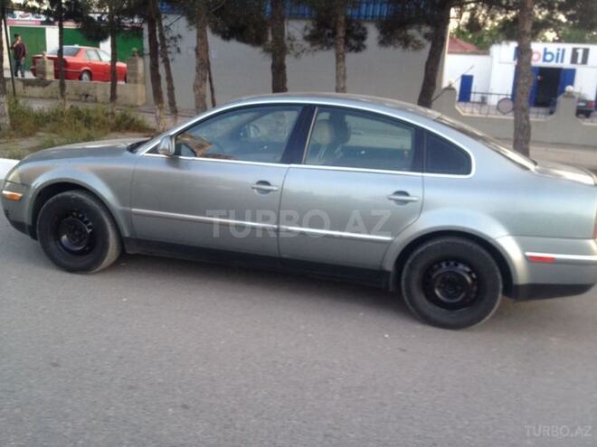 Volkswagen Passat 2004, 330,000 km - 1.8 l - Sumqayıt