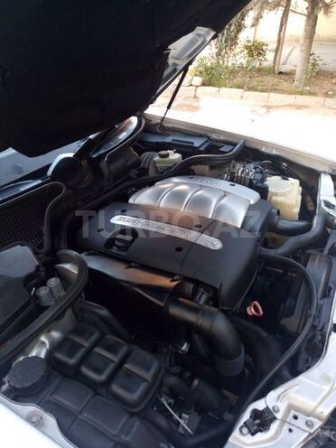 Mercedes E 220 2001, 261,484 km - 2.2 l - Bakı