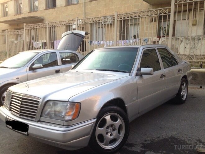 Mercedes E 220 1994, 383,200 km - 2.2 л - Bakı