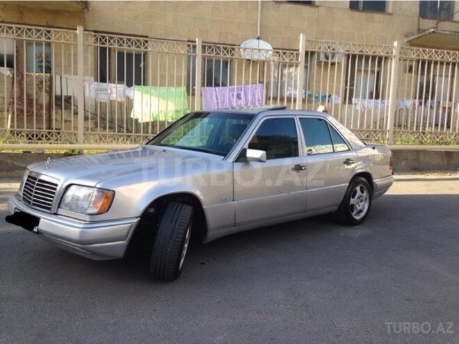 Mercedes E 220 1994, 383,200 km - 2.2 л - Bakı