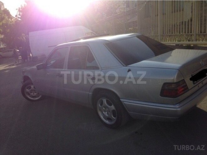 Mercedes E 220 1994, 383,200 km - 2.2 л - Bakı