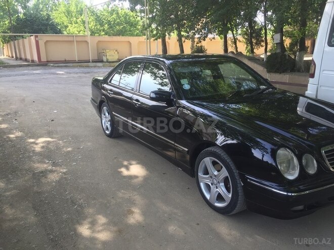 Mercedes E 320 2001, 230,000 km - 3.2 л - Bakı