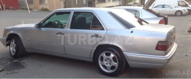 Mercedes E 220 1994, 383,200 km - 2.2 л - Bakı