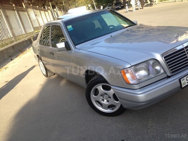 Mercedes E 220 1994, 383,200 km - 2.2 л - Bakı