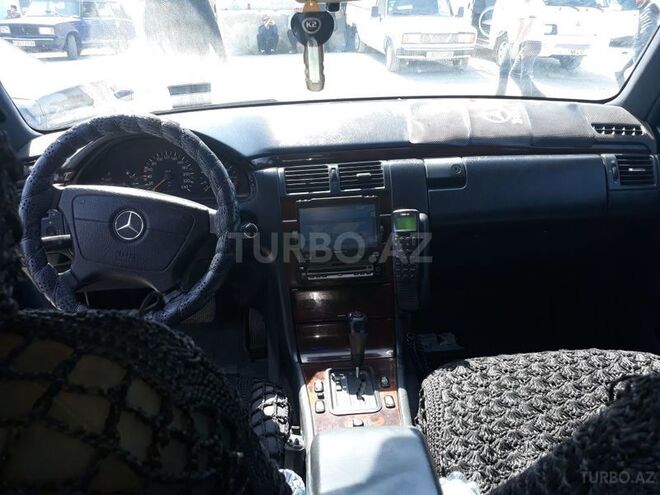 Mercedes E 230 1996, 300,000 km - 2.3 l - Sumqayıt