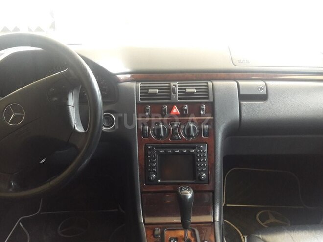 Mercedes E 240 1999, 273,000 km - 2.6 l - Lənkəran