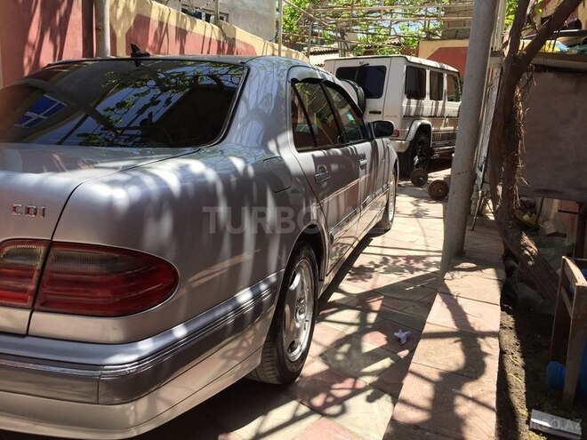 Mercedes E 220 1999, 310,009 km - 2.2 l - Bakı