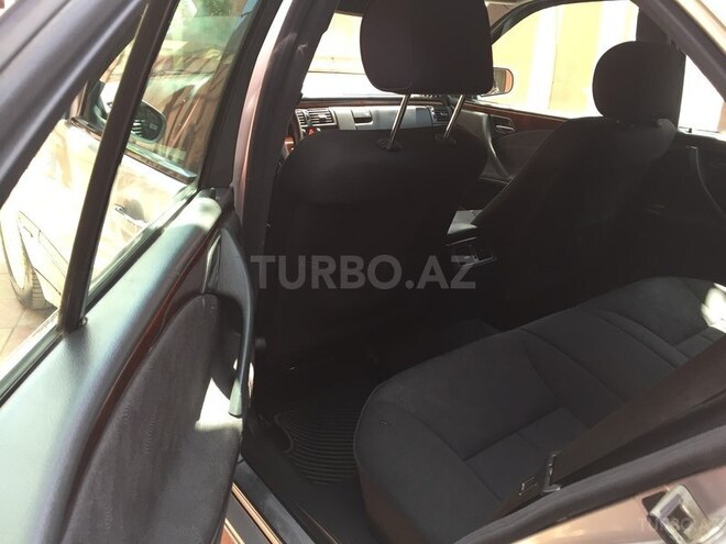 Mercedes E 220 1999, 310,009 km - 2.2 l - Bakı