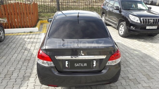 Mitsubishi Attrage 2015, 155,600 km - 1.2 l - Sumqayıt