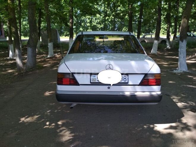 Mercedes E 250 1988, 378,000 km - 2.5 л - Masallı