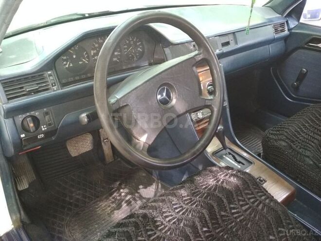 Mercedes E 250 1988, 378,000 km - 2.5 л - Masallı