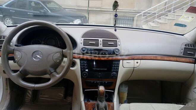 Mercedes E 240 2003, 203,000 km - 2.6 l - Bakı