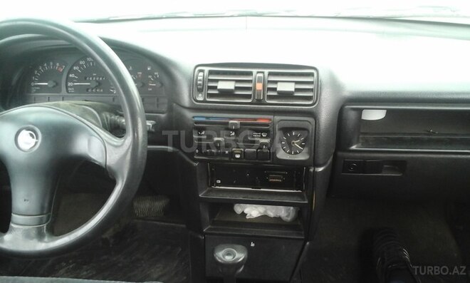 Opel Vectra 1992, 332,560 km - 1.8 l - Sumqayıt