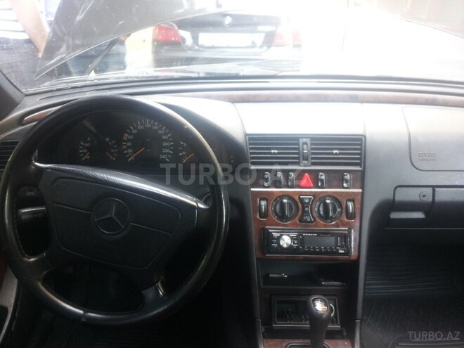 Mercedes C 200 1999, 332,000 km - 2.0 л - Bakı